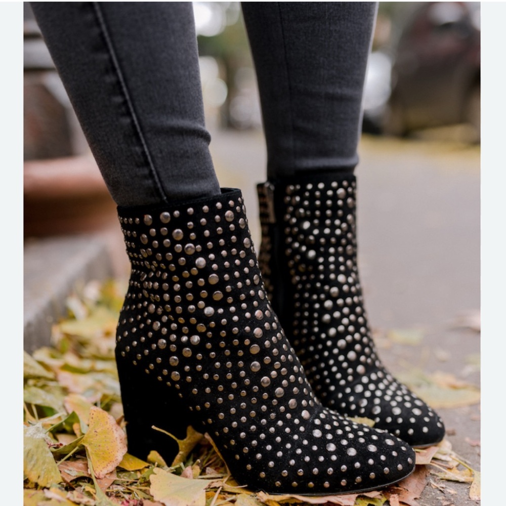 Vince Camuto Drista Black Suede Silver Studded Booties Ankle Boots Sz 8
